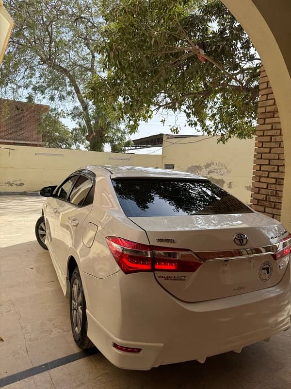 Toyota Corolla Altis 2016 10