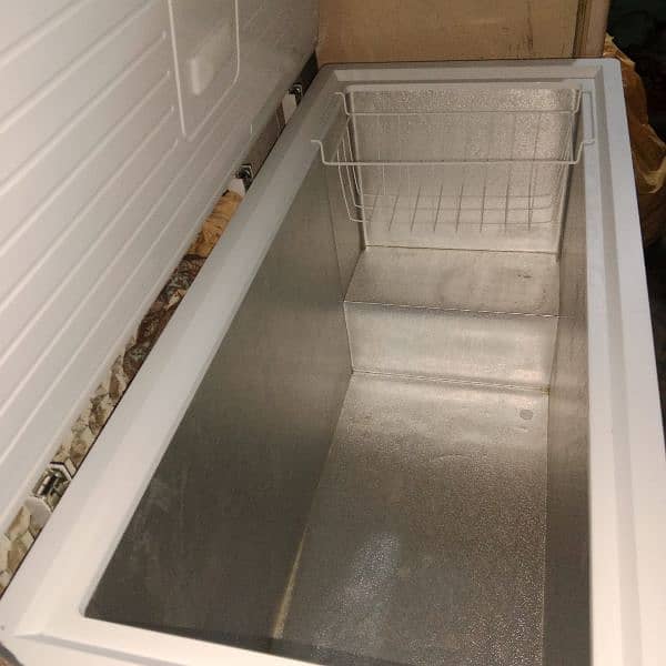 new freezer good condition 7