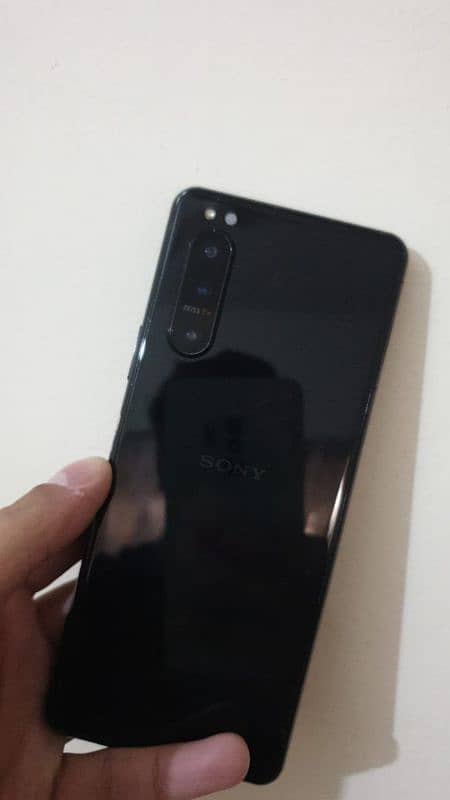 Sony Xperia 5 II With Cover - 15k 4