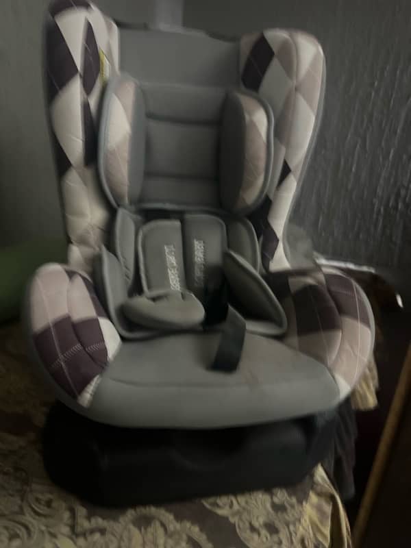 Only some months used New Car seat . 4