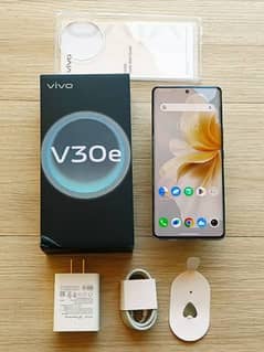 Vivo v30e in warranty 10/10