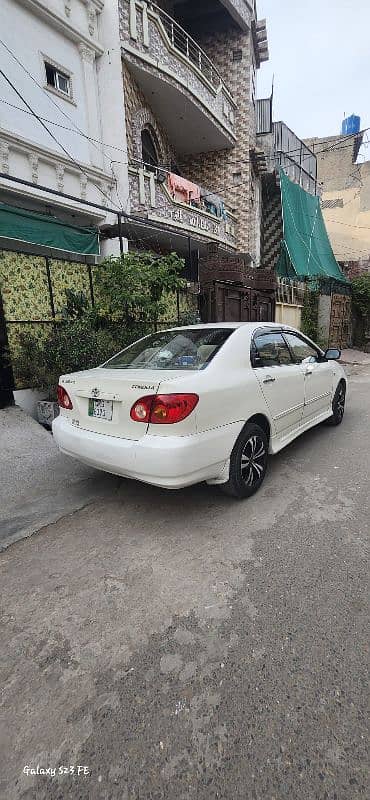 Toyota Corolla SE SALOON 2