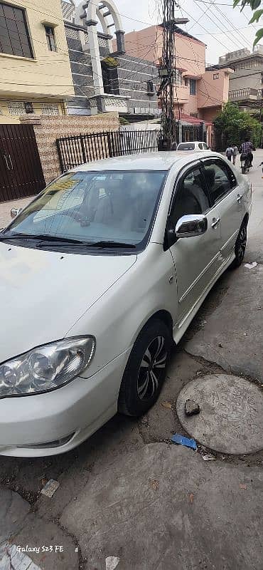 Toyota Corolla SE SALOON 10