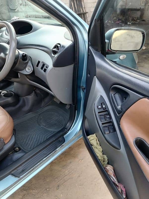 vitz for sale 13