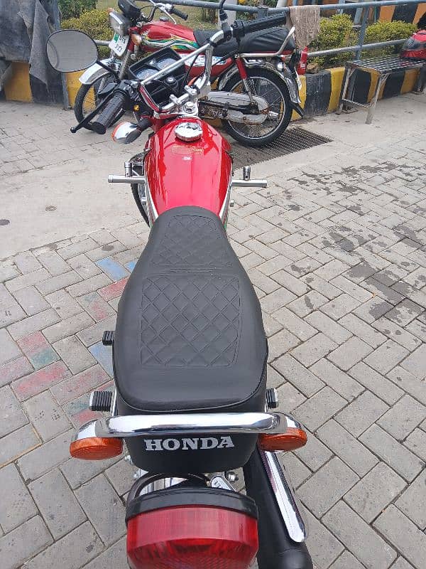 2023 Honda 125 6