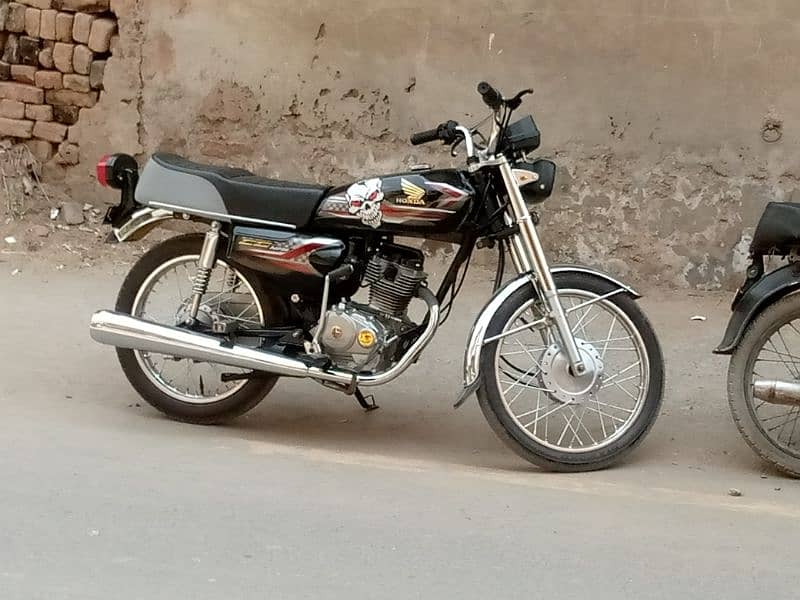 All parts original Honda jisny leni wohi rahbta kry finel 1lakh30 h 1