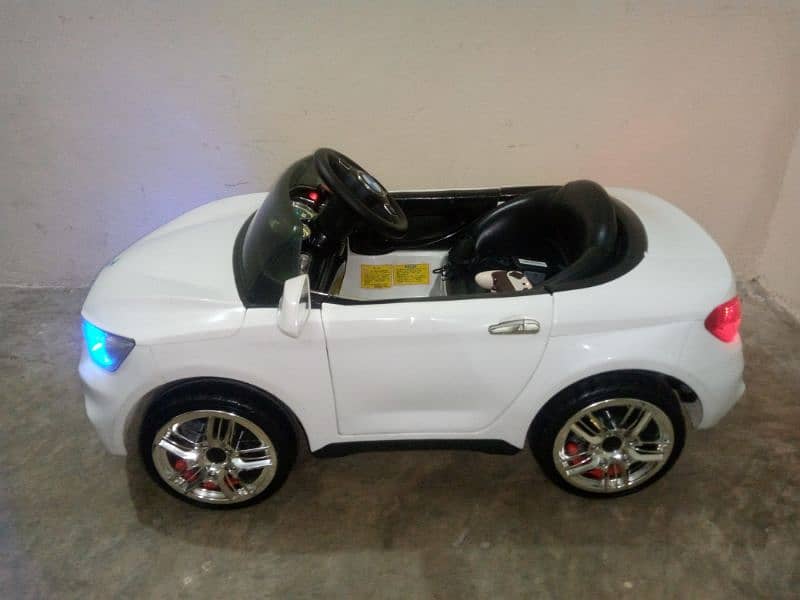 Kids Electric Car O3358O8816O Call/Whatsap. With Remote Charger. 4