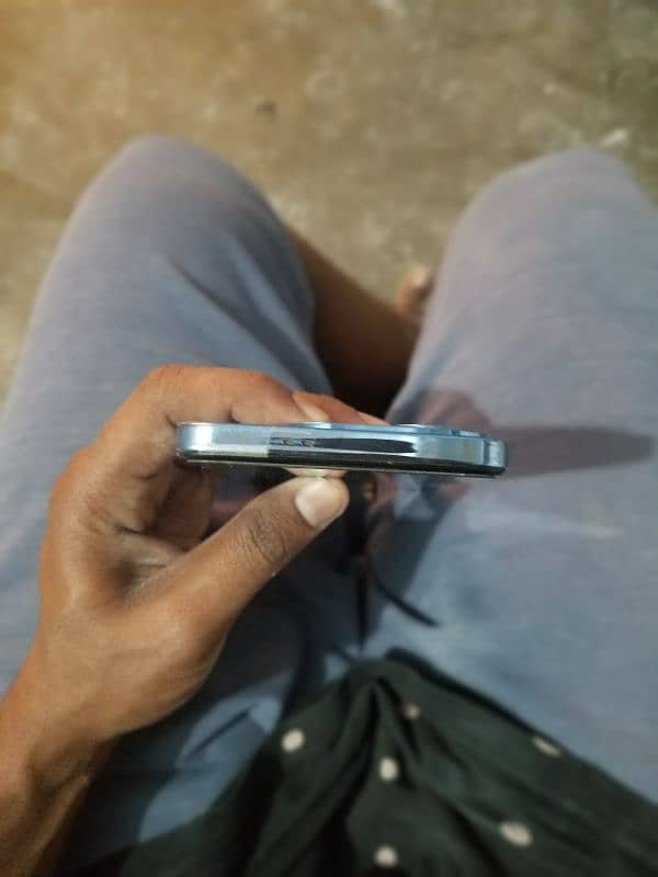 Infinix hot 40i 8+256 GB 10 to 9.5 condition just simtry Damage 6