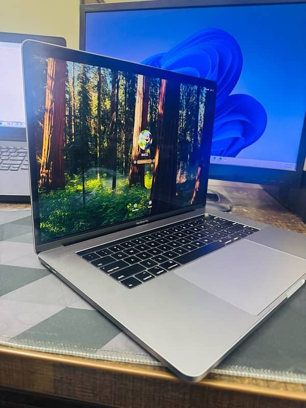 MAC BOOK PRO 2018 6