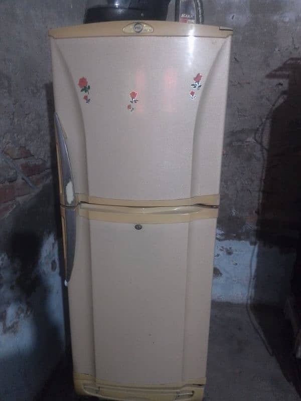 pel refrigerator medium size 0