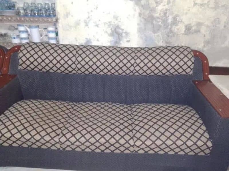 1 and 3 Sofa for sale in urgent. . . Rates will b negotiable 1