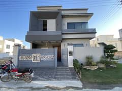 10-Marla Corner Brand-New Designer House for Sale Garden Town Phase 3