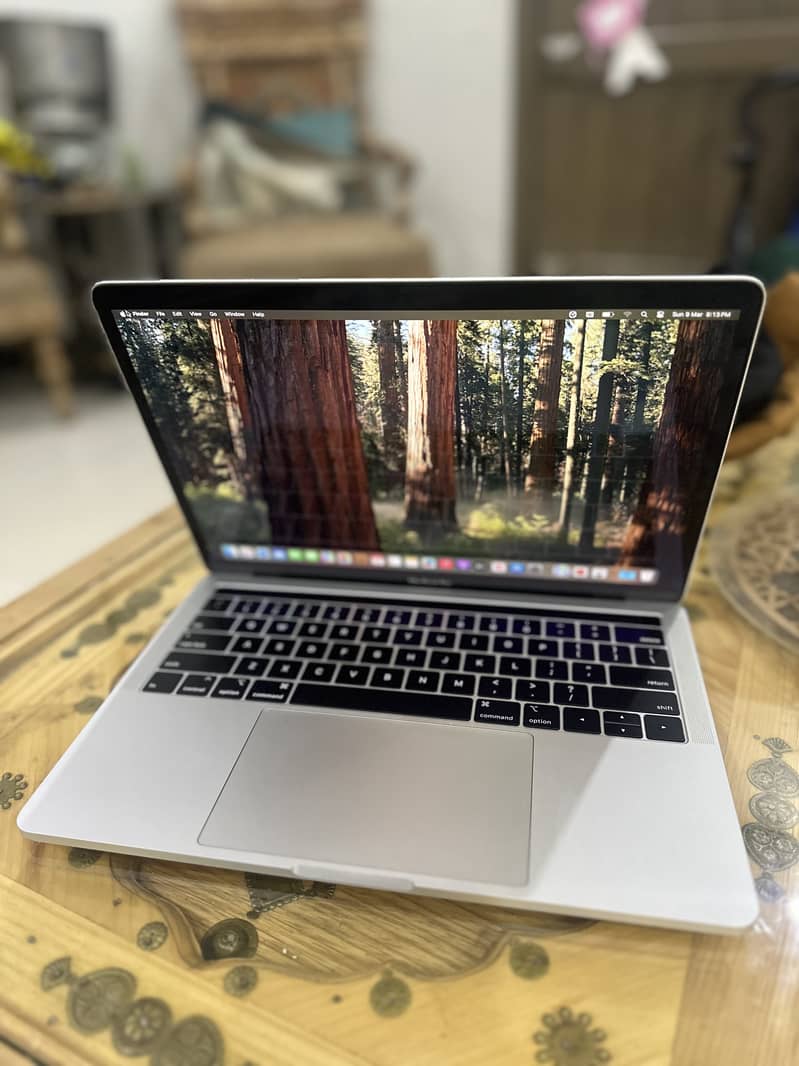 Macbook pro 2019 13 inch 16/256 1