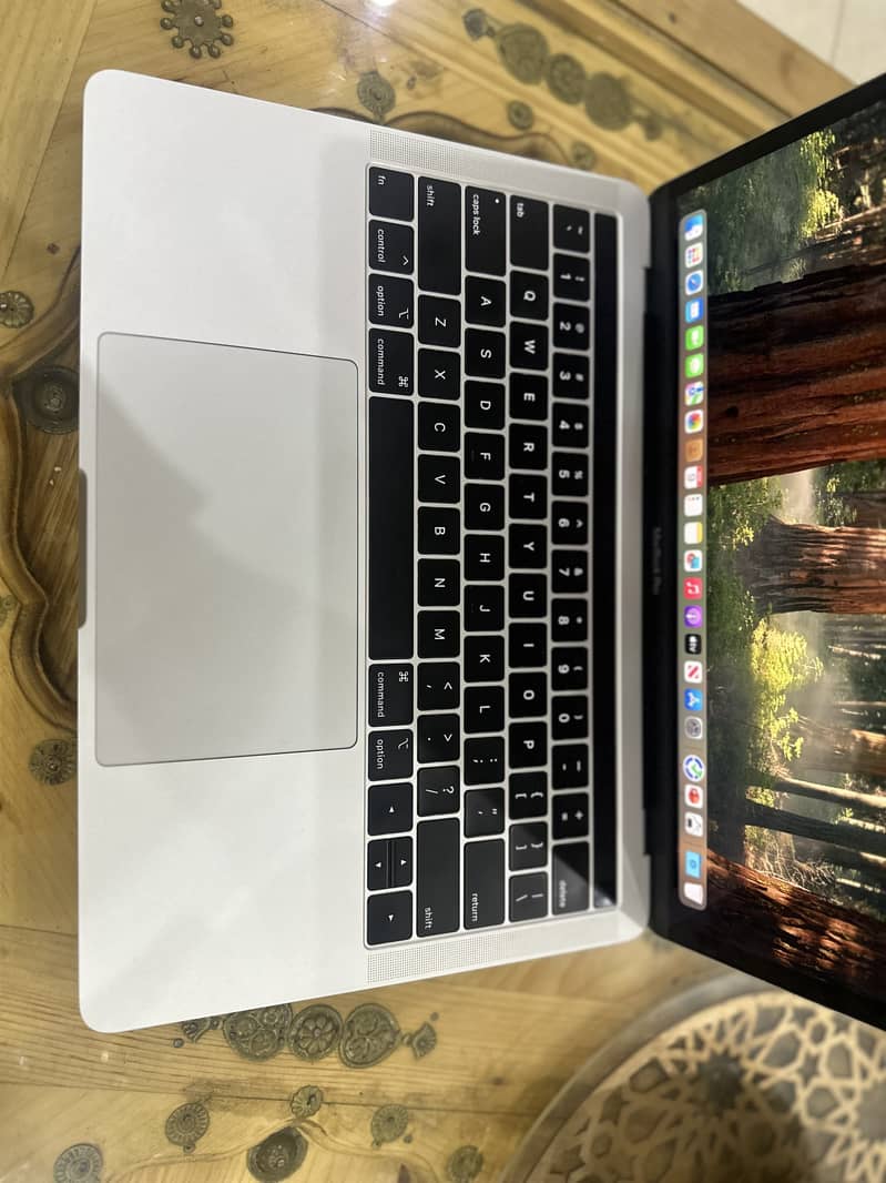 Macbook pro 2019 13 inch 16/256 2