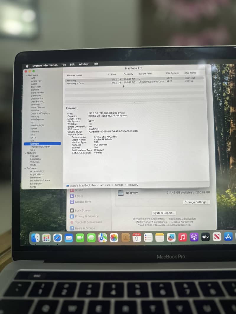 Macbook pro 2019 13 inch 16/256 9