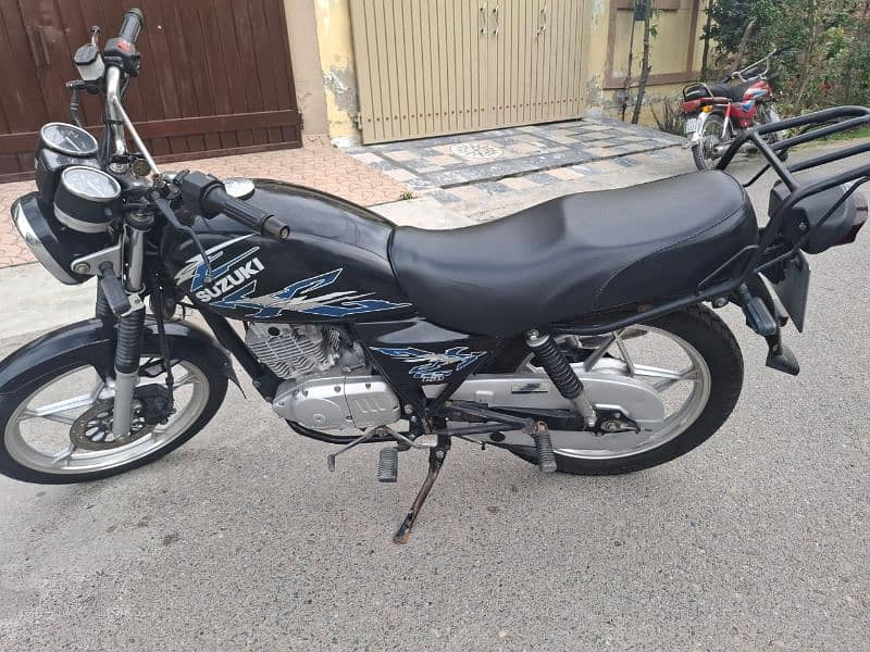 Suzuki GS 150 SE 1