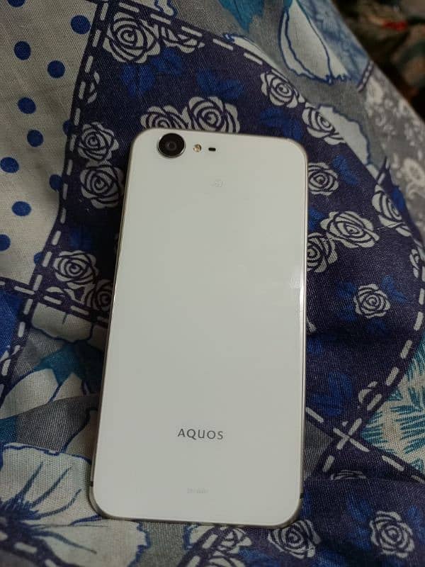 Aquos Sharp Zeta Sh-04h 4