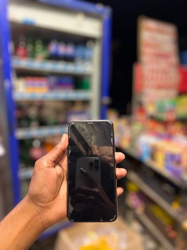 iphone 11 pro max 3