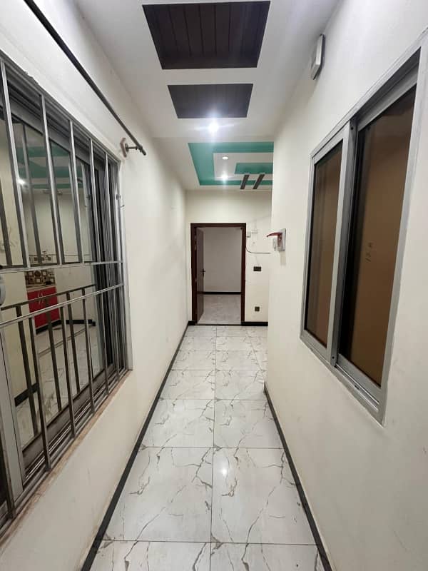 Flat for rent for bachral 2bed tv lounge 2bath kitchen pani bijli 24 hours location jan calony 1