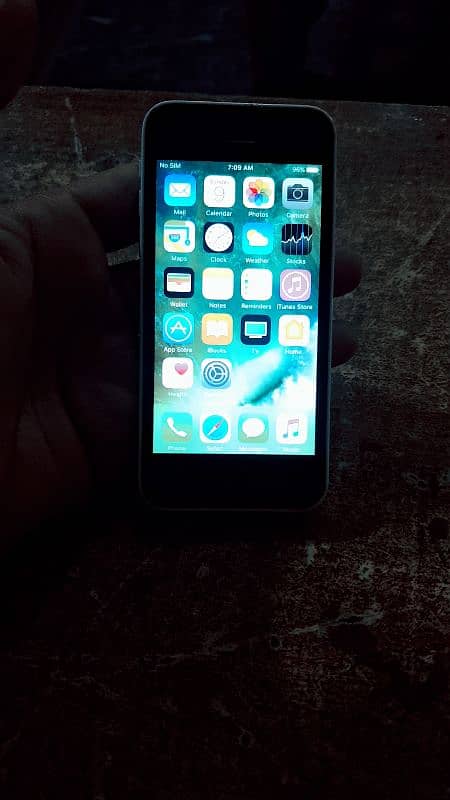 i phone 5c bilkul ok non pta hai ya phir sim working main ho sakti hai 7