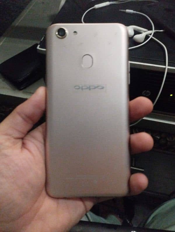 OPPO F5 1