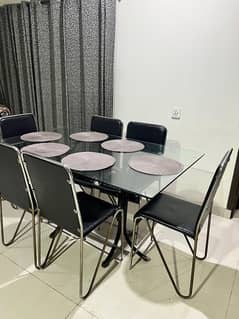 6 seater Dining table