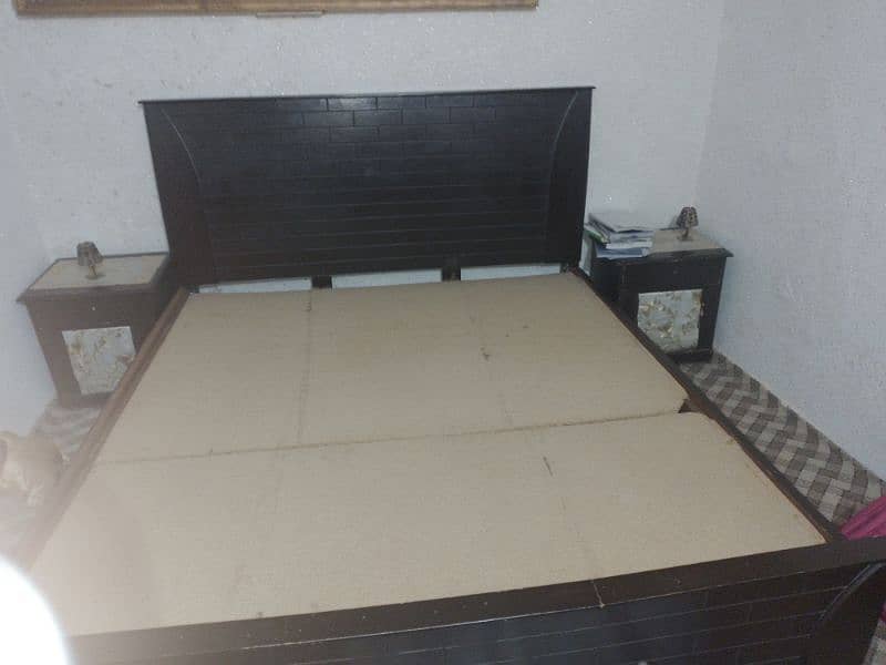 King size bed without foam and sides table 3