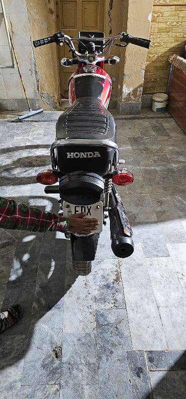 Urgent for sell honda 125 4