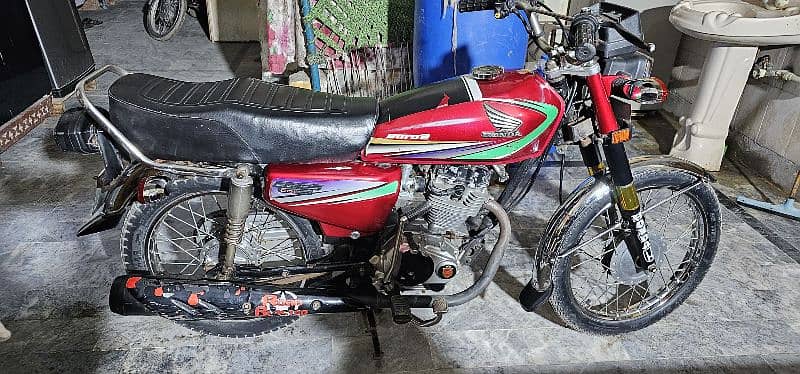 Urgent for sell honda 125 6