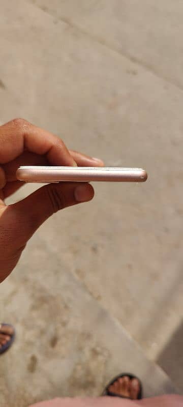 I phone 8 plus  /64gb hai /03056479102 5