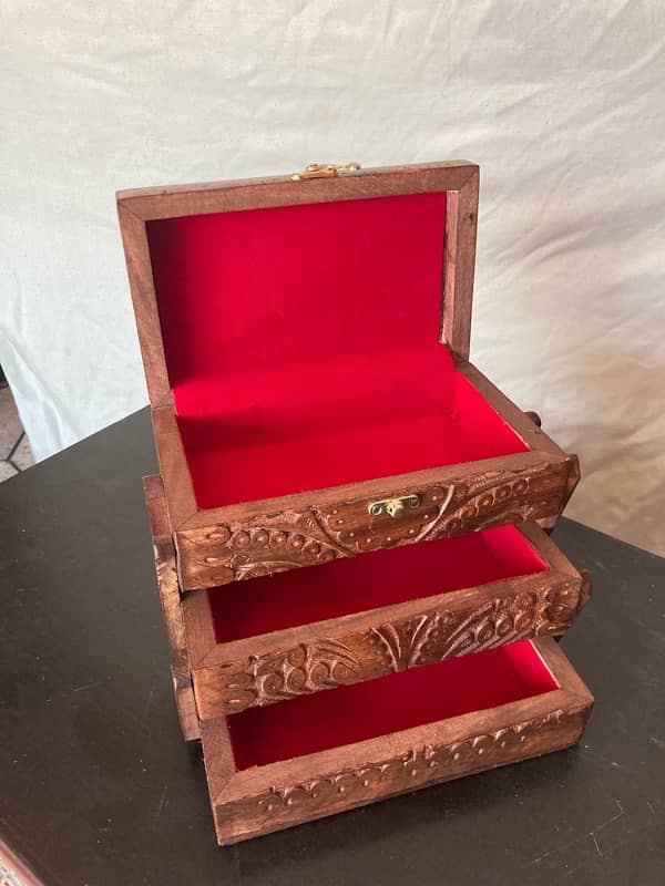 Wooden Jewelry and Accessories Box 4