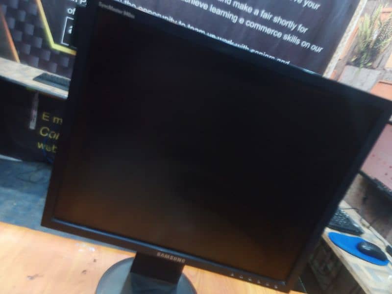 Samsung LCD 19 inch sahiwal 0