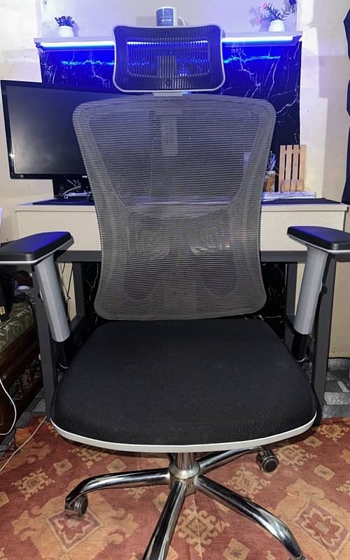 Revoulving Premium Computer Chair 1