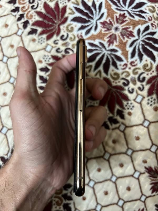 Iphone XS (64 GB) Non PTA 4