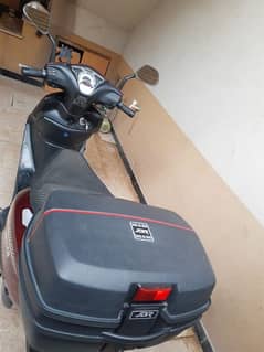 UNITED UC 100cc Scooty