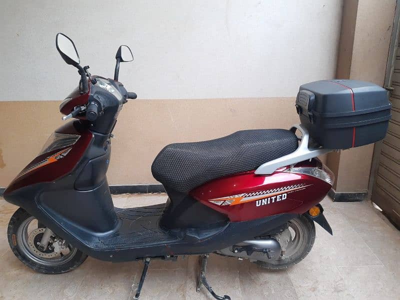 UNITED UC 100cc Scooty 2