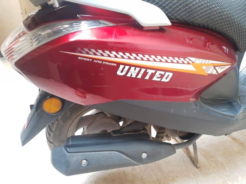 UNITED UC 100cc Scooty 6