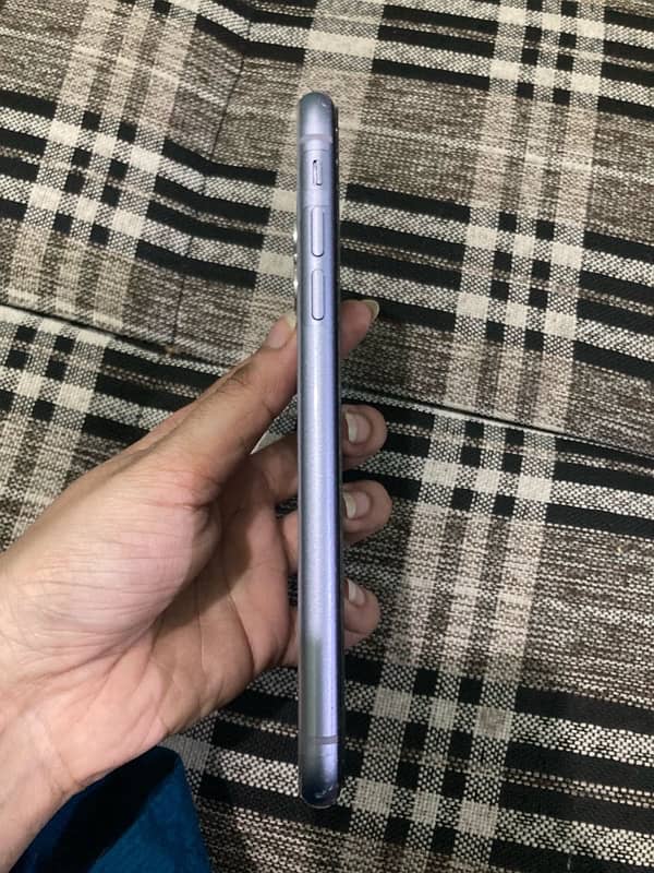 Iphone 11 64 GB Factory unlock Face id ok 3