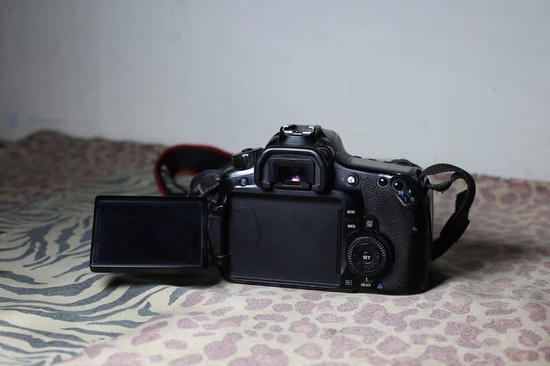 canon 60d camera with 28-105mm Lens 7