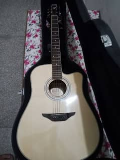 Yamaha Guitar with wooden case