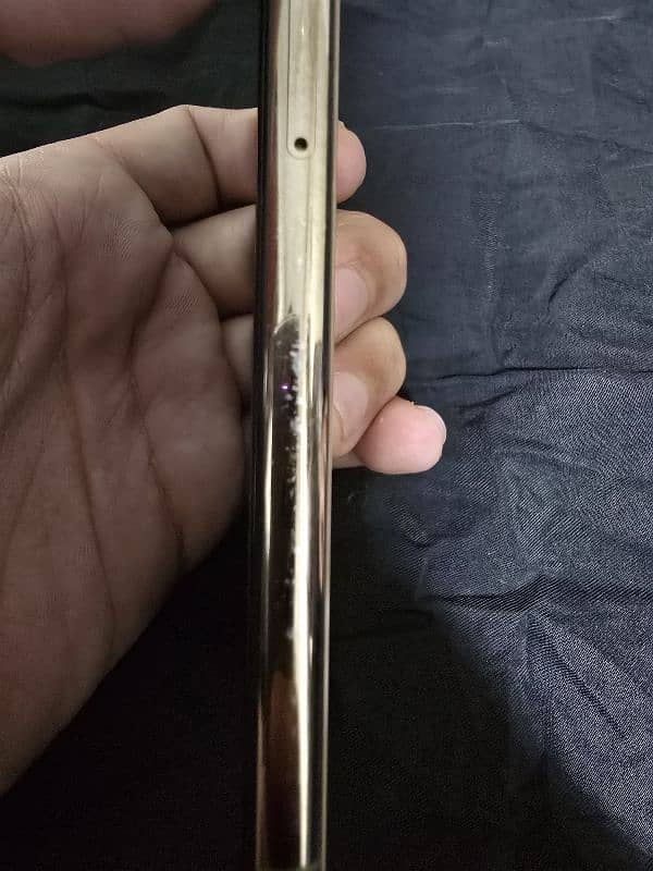 iphone xs max 256/gb pta approved 4