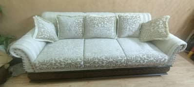 Sofa set 7 seater just like new