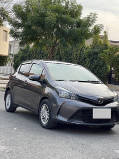 Toyota Vitz 2014 2017 KARACHI REGISTERED 2015 shape