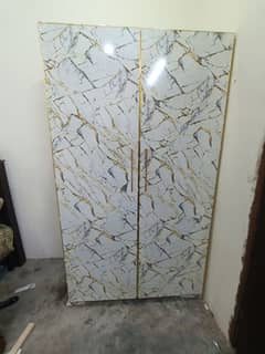 Lasani Almirah in Elegant Marble Design