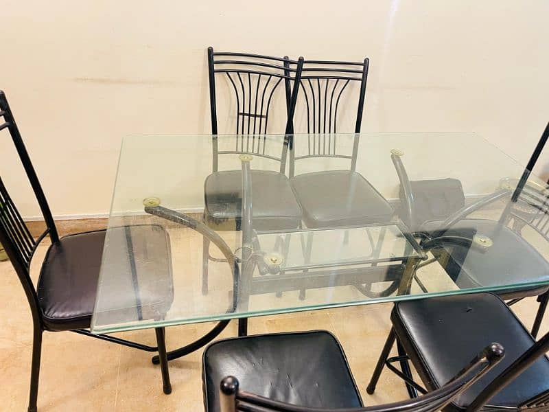 dinning table, 6 seater, amazing condition 1