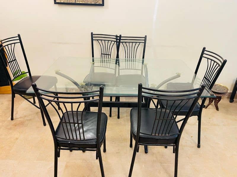 dinning table, 6 seater, amazing condition 3