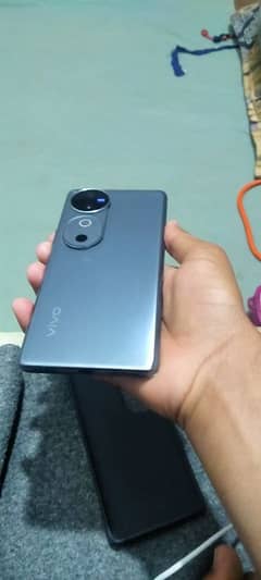 VIVO V40