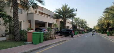 Quaid Villas 200sq yd Close to Entrance of BTK 3Bed One Unit Villas FOR SALE