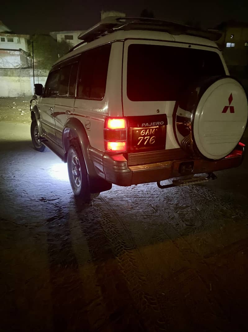 Mitsubishi Pajero 1995 3