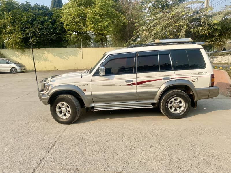 Mitsubishi Pajero 1995 6
